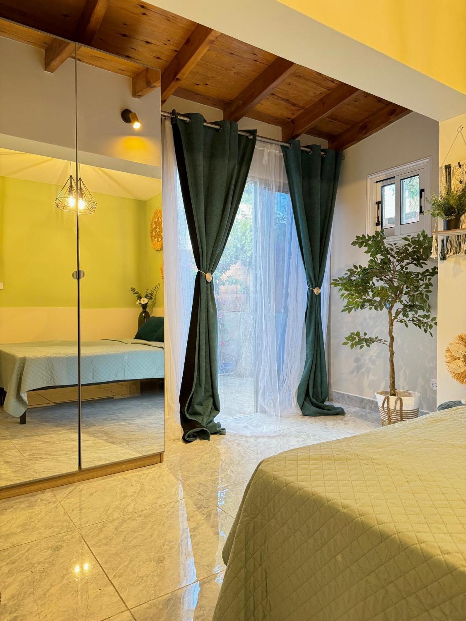 Dub House Apartment Paphos Exterior photo